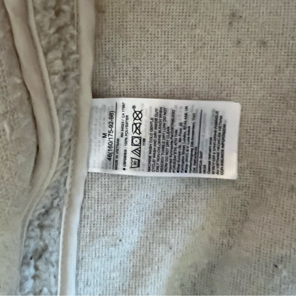 GAP Sherpa Jacket with Button Closure - Picture 5 of 5